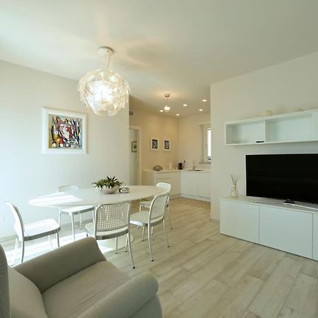 Luxury Apartament Con Garage Vista Mare Alassio Per 6 Persone Luaran gambar