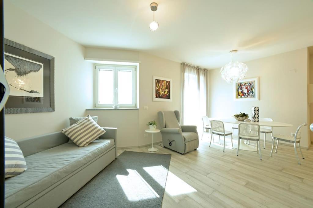 Luxury Apartament Con Garage Vista Mare Alassio Per 6 Persone Luaran gambar