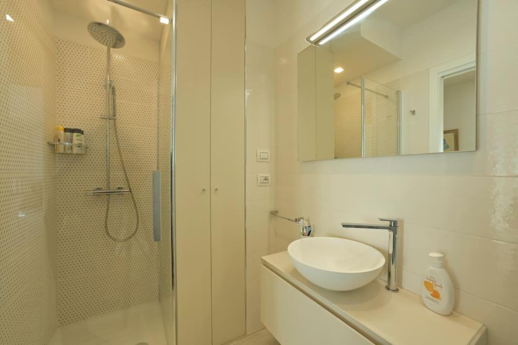 Luxury Apartament Con Garage Vista Mare Alassio Per 6 Persone Luaran gambar